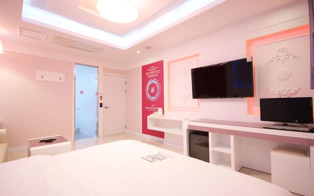 Dom Hotel
