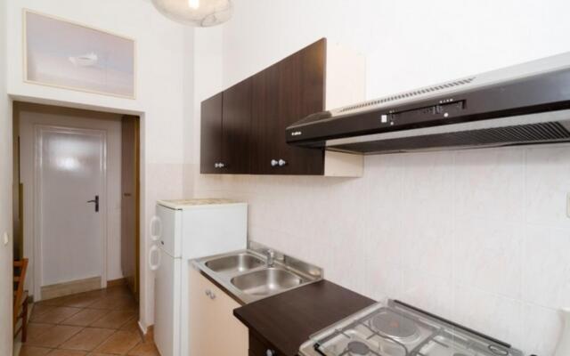 Pavo - Comfortable With Parking Space - SA4