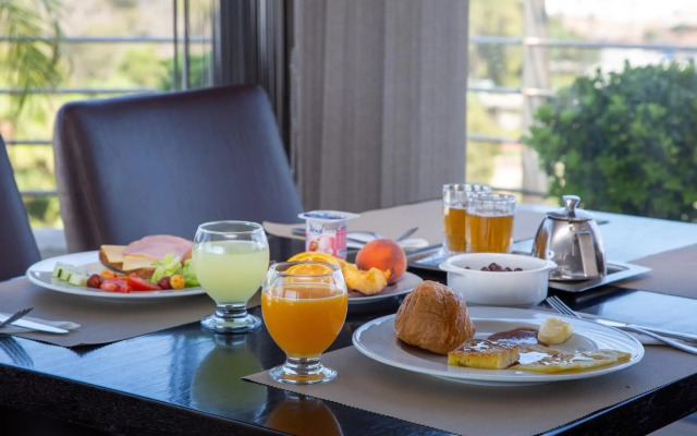 Malak Hotel