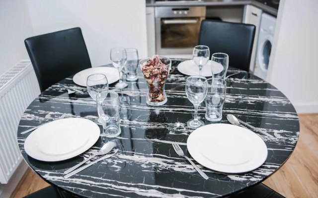 Riverside 2 Bed Apartment