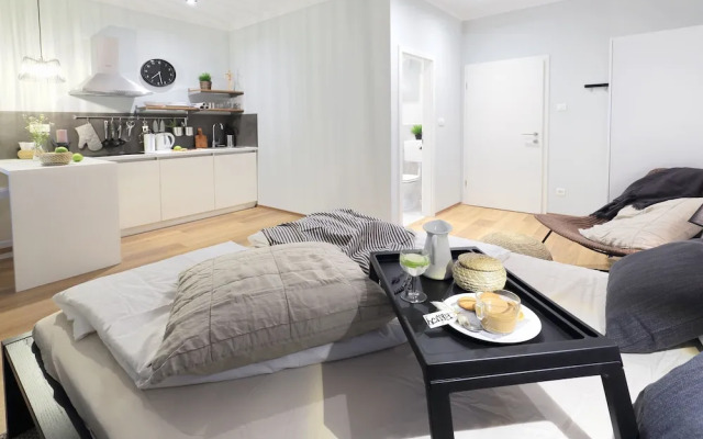 Deluxe Adria Square Studios