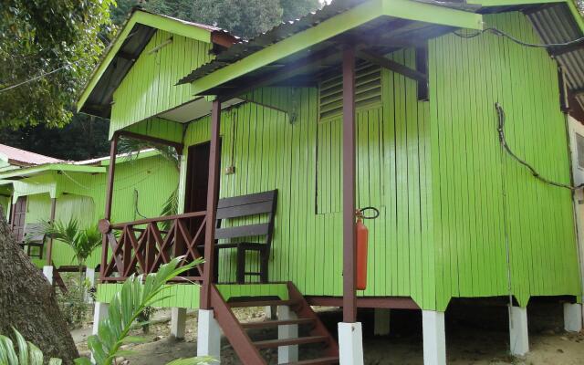 Nusa Holiday Village