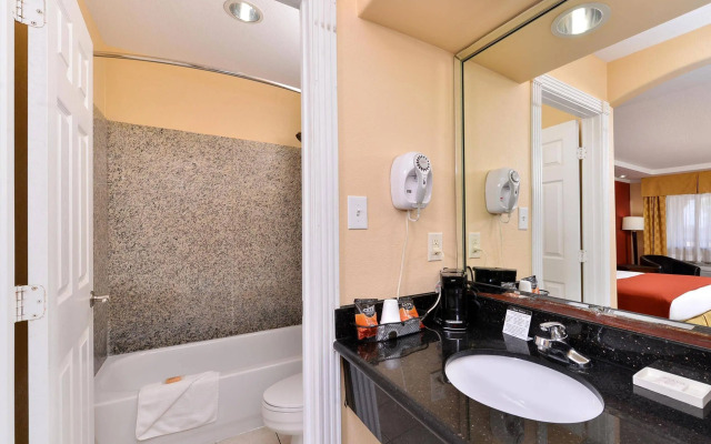 Americas Best Value Inn Angleton