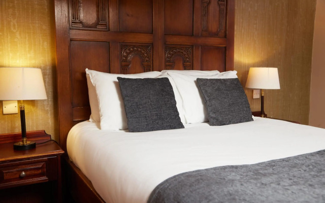 The Fieldhead Hotel by Greene King Inns