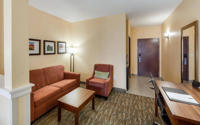 Comfort Suites Cotulla near I-35