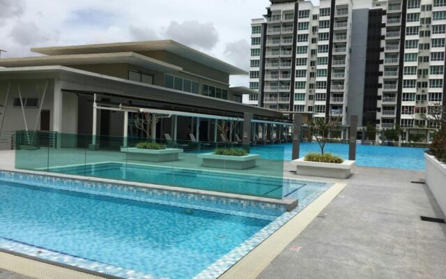 Sandakan Spacious and Comfortable Pool View Condo