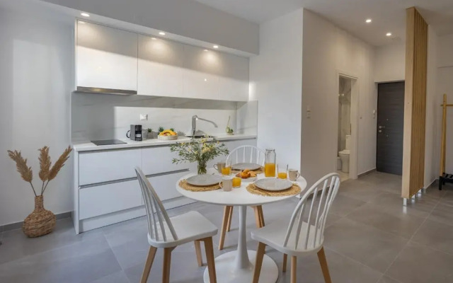 Myra Mare White Suite by Estia