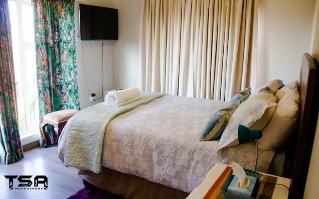 The Advocate Suites Manor