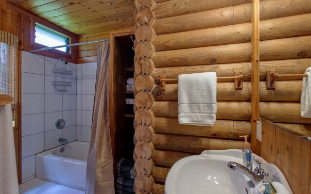 The Panda House 3 Bedroom Cabin