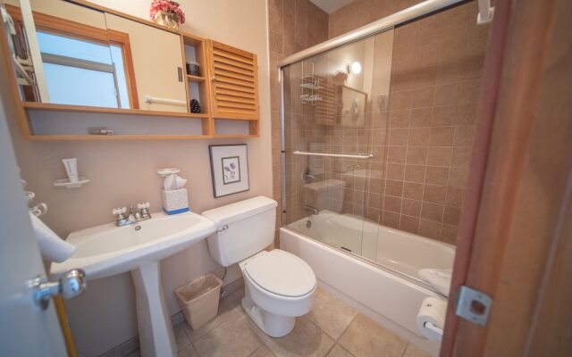 Tennis Townhomes 1326