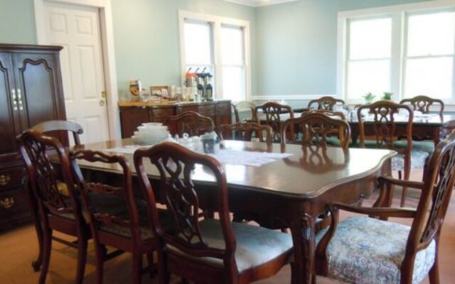 Tidewater Inn
