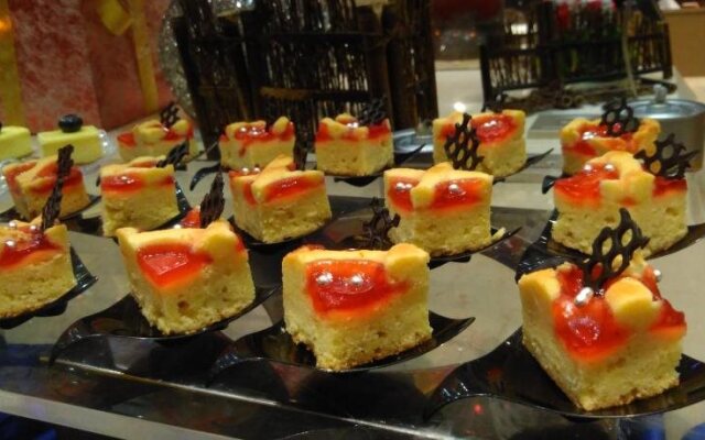 Jingling Shihu Garden Hotel
