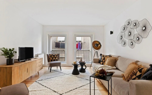 Beautiful 2 Bedroom Apartment in Bairro Alto
