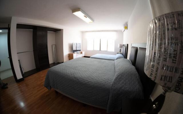 4 Master Suite for 2 People