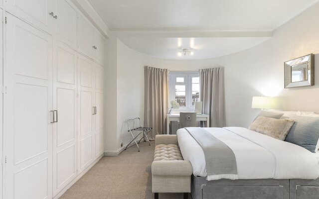 Imperial Suite in Swiss Cottage