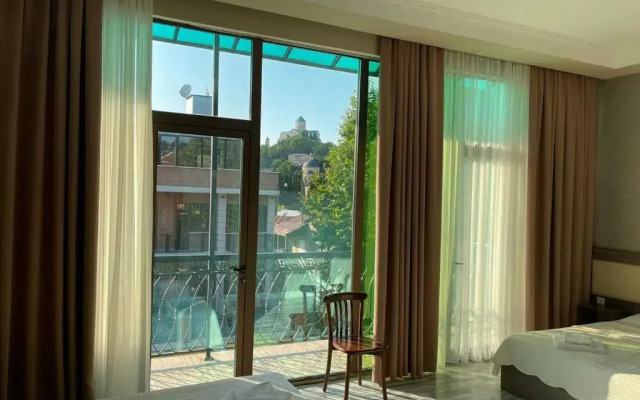 Discovery Hotel