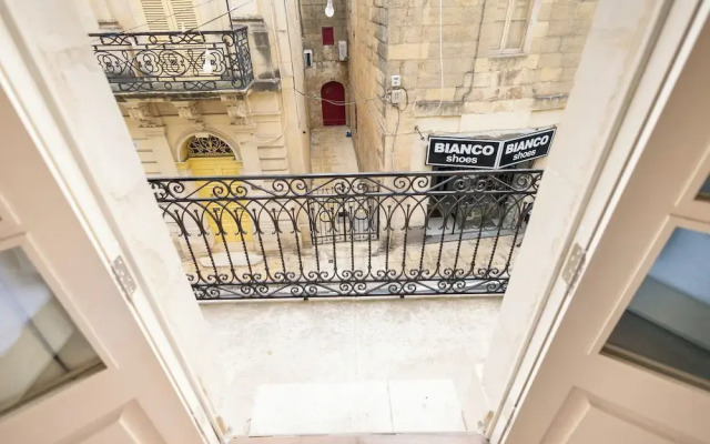 Mosta Stays