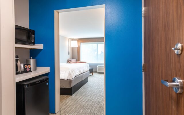 Holiday Inn Express & Suites Greenville S- Piedmont, an IHG Hotel