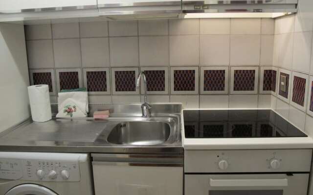 Aurora in Pantheon Apartment