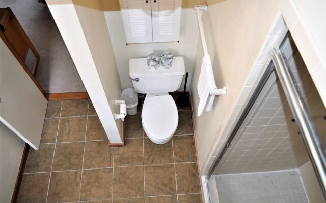Tennis Townhome 2 Bed 2.5 Bath