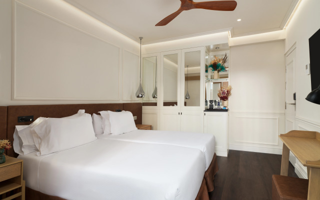 H10 Universitat Hotel