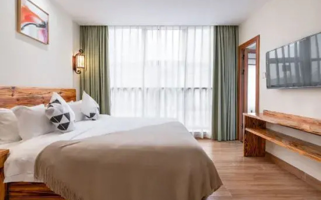 V8 Express Hotel