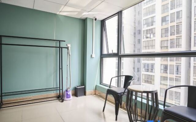 Yijia Zijinghua Hotel