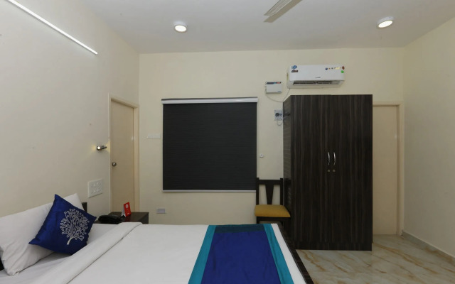 The ECR Grand Residency by OYO Rooms