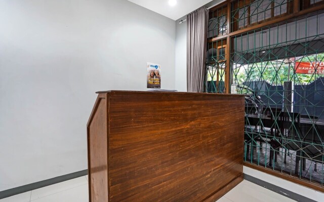 OYO Titik Koma Guest House