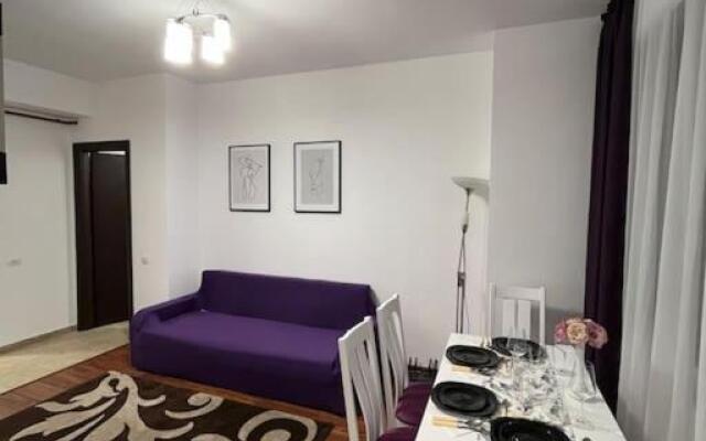 Cara Apartment 5 min walk to the train station