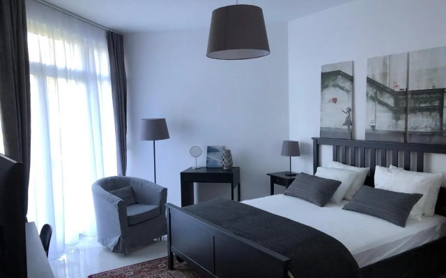 Room Marina