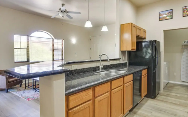 Tucson Condo Rental w/ Balcony + Mountain View!