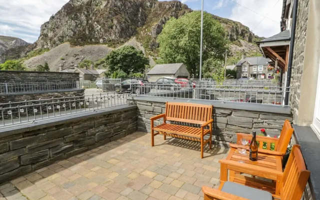 Garreg Ddu