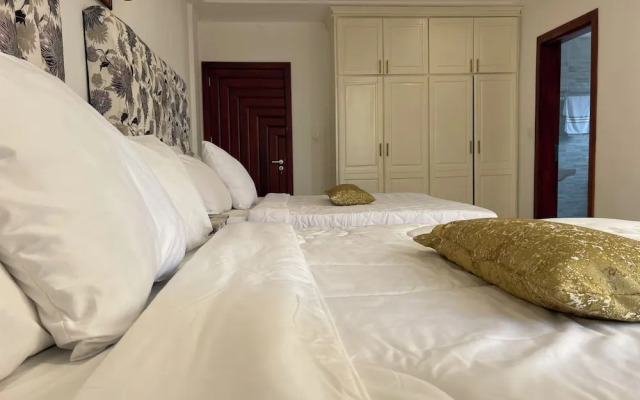 Marcy Suites Bastos