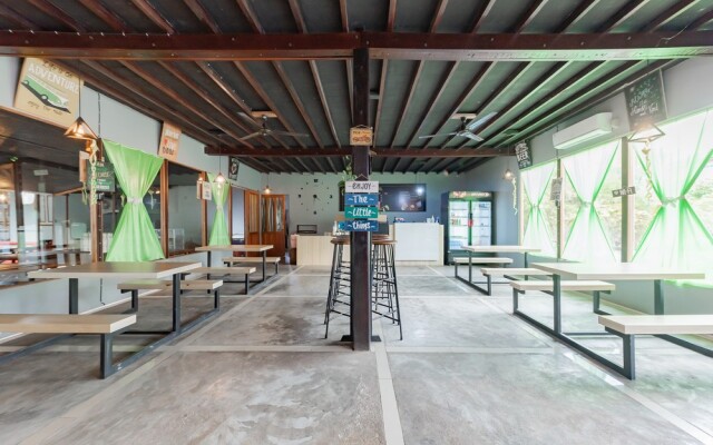 Urbanview Hotel Tropical Ketapang by RedDoorz
