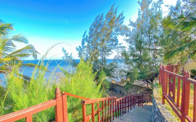 Sea Breeze Beachfront Apartments