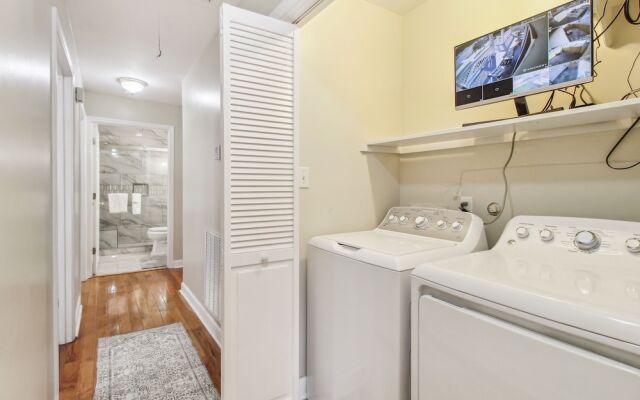 Savannah Home w/ Patio & Grill ~ 2 Mi to Downtown