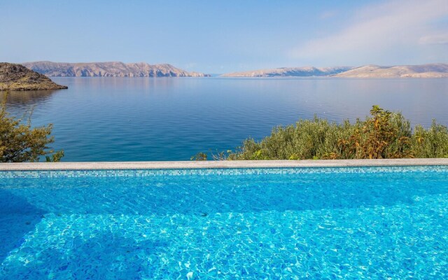 Nice Home in Sv.juraj With Wifi and 3 Bedrooms