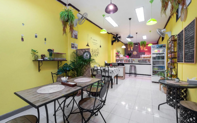 Oyo 75327 Diyana Residence