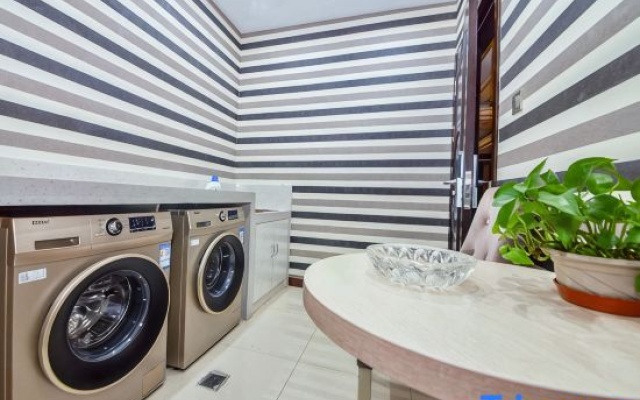 Homeinn Superior Cloud Hotel (Urumqi Changjiang Road Dehui Wanda)