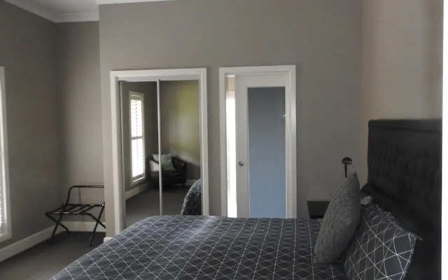 Barkly Suites Apartments