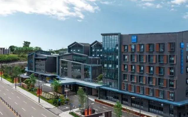 TRYP Wyndham Hotel (Zizhong Branch)