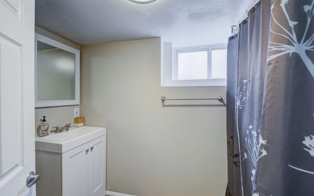 Charming Home Near Highlands Square Park