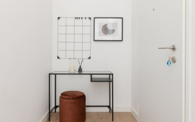 Warsaw Apartment Jurajska by Renters