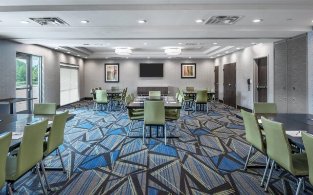 Holiday Inn Express & Suites Bryan - College Station by IHG