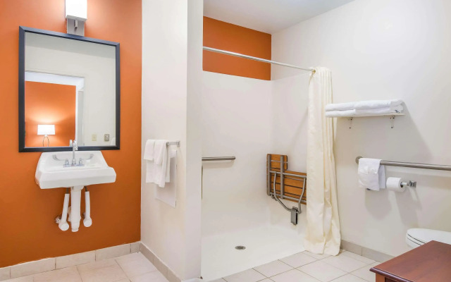 Sleep Inn & Suites