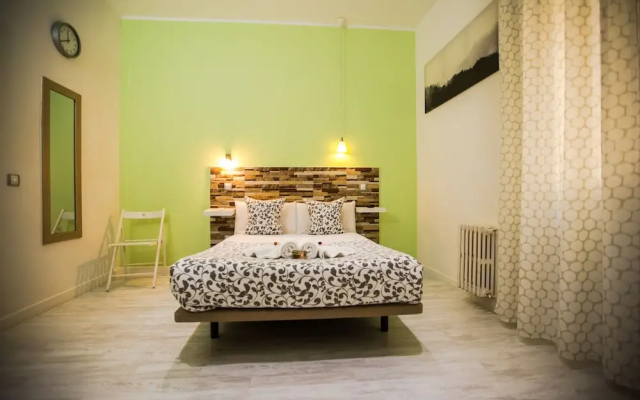 Hostal Adis