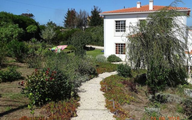 Attractive Villa in Caldas da Rainha With a Terrace and bbq