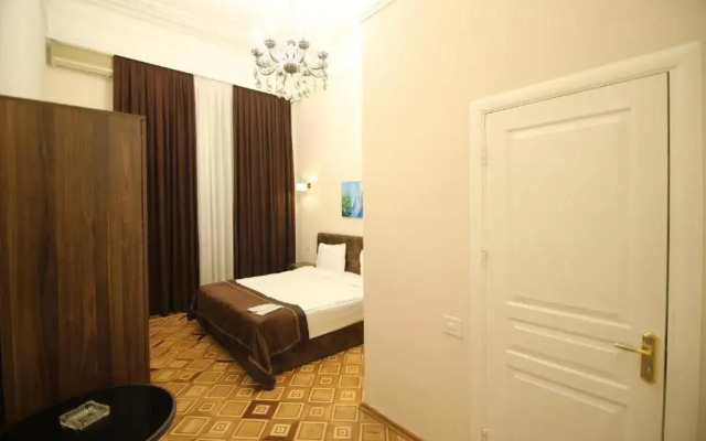 Deluxe Malakan Garden 12