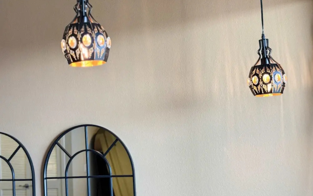 Stylish Getaway W Pool GYM Parking 10 Min to Cedar